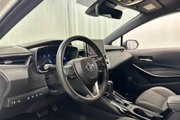 valkoinen Toyota Corolla 2022 kuva 10.