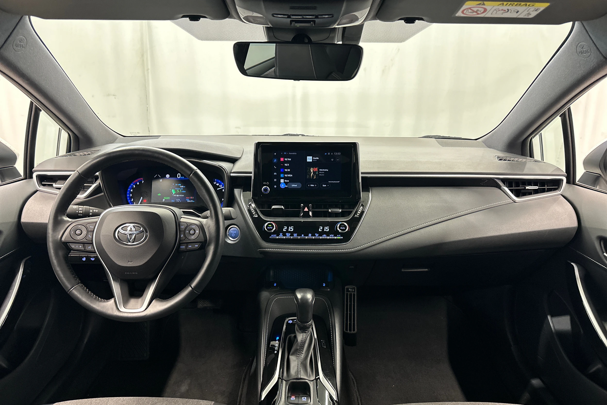 valkoinen Toyota Corolla 2022 kuva 11.