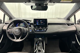 valkoinen Toyota Corolla 2022 kuva 11.