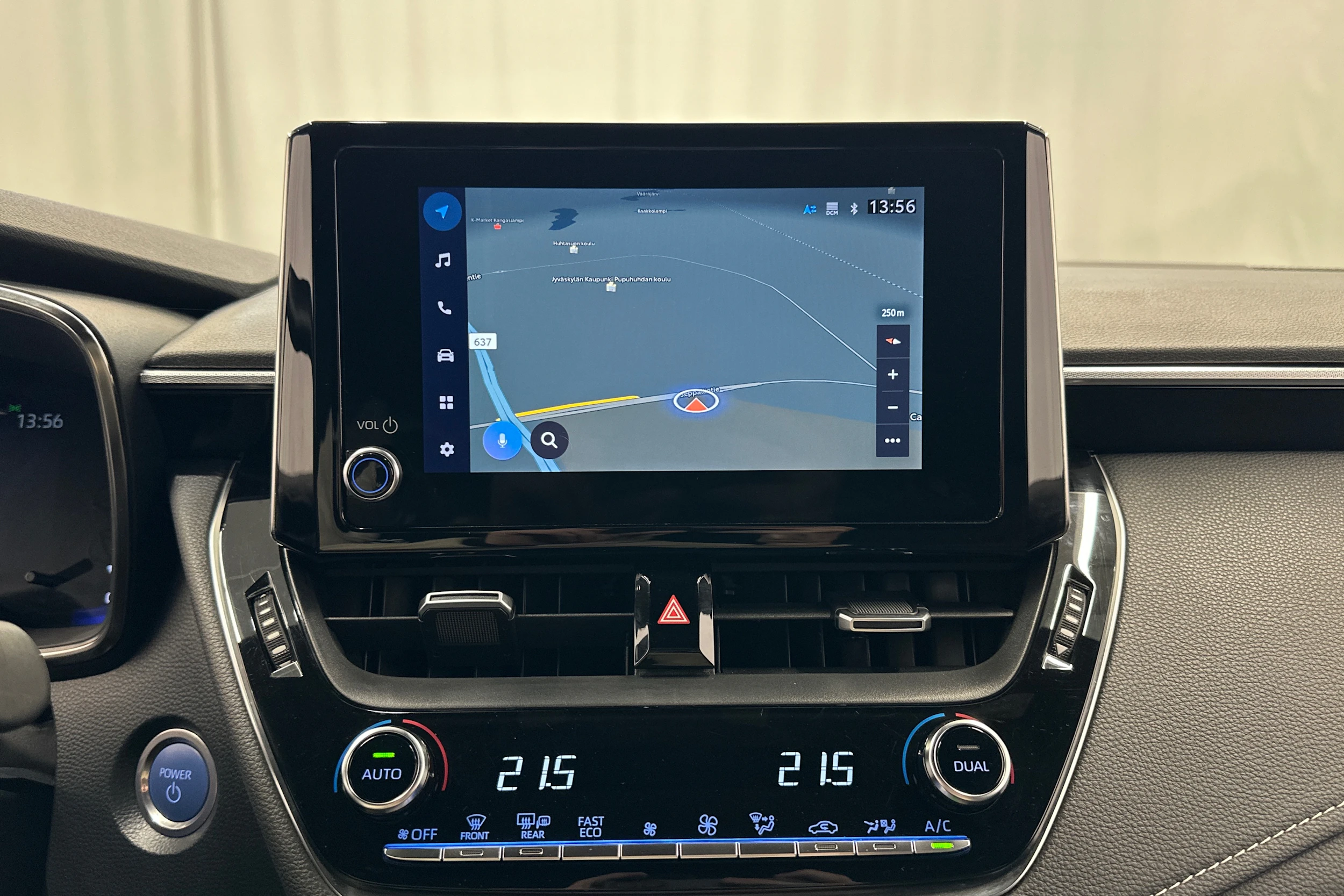 valkoinen Toyota Corolla 2022 kuva 18.