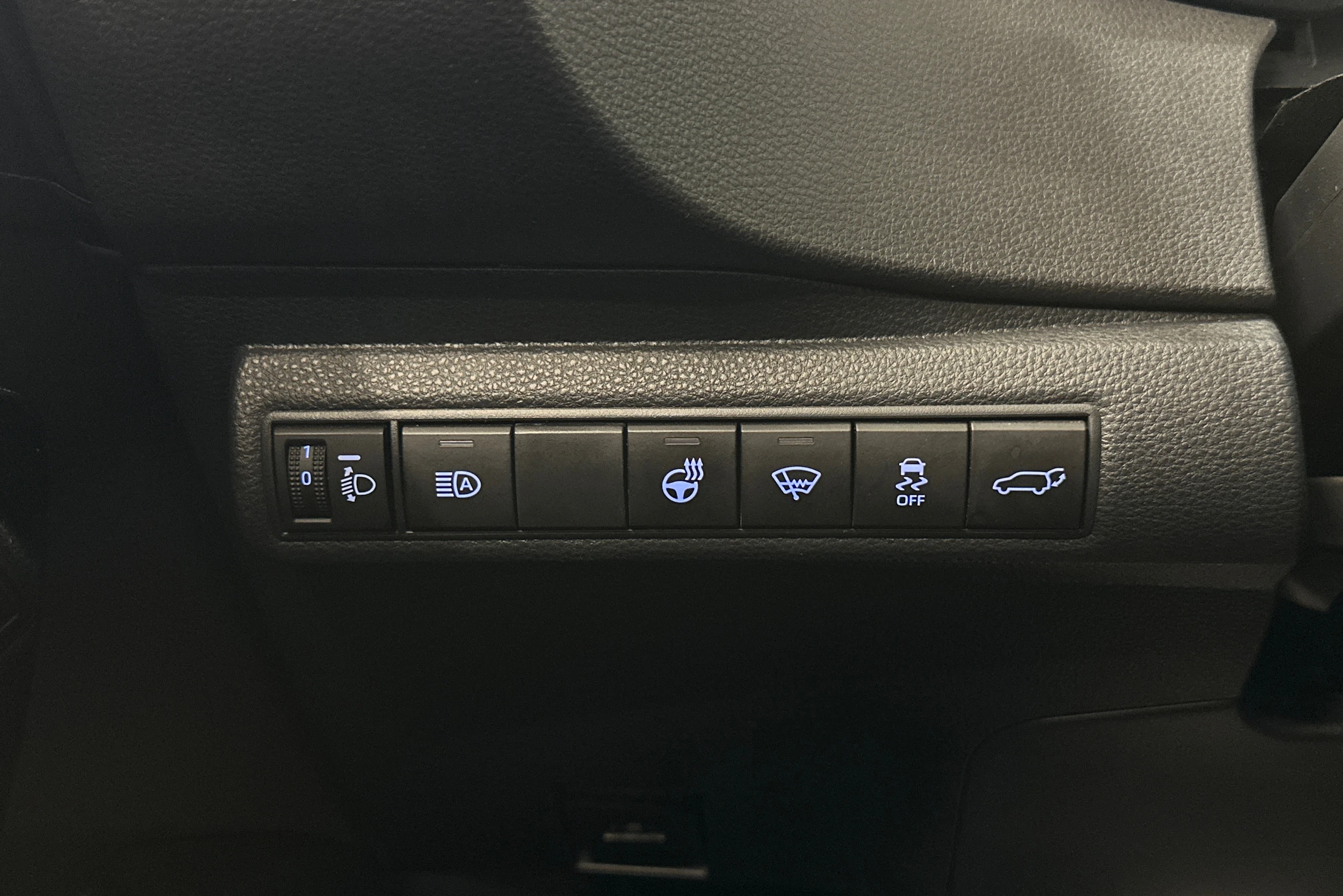 valkoinen Toyota Corolla 2022 kuva 20.