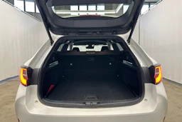 valkoinen Toyota Corolla 2022 kuva 22.