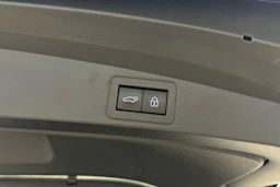 valkoinen Toyota Corolla 2022 kuva 23.