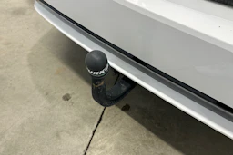 valkoinen Toyota Corolla 2022 kuva 24.