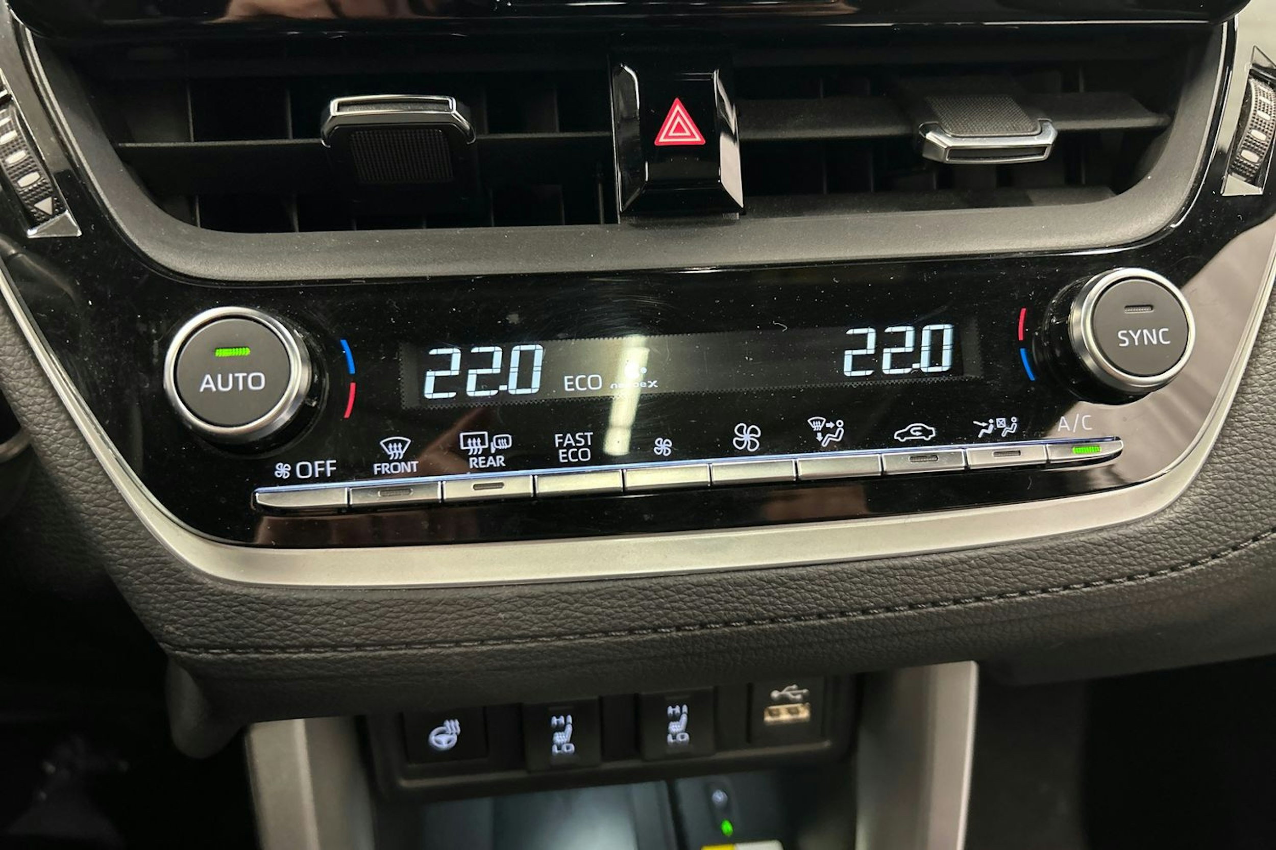 hopea Toyota Corolla Cross 2022 kuva 26.