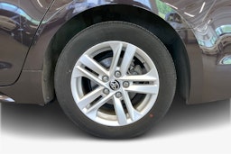 ruskea (beige) Toyota Corolla 2022 kuva 9.