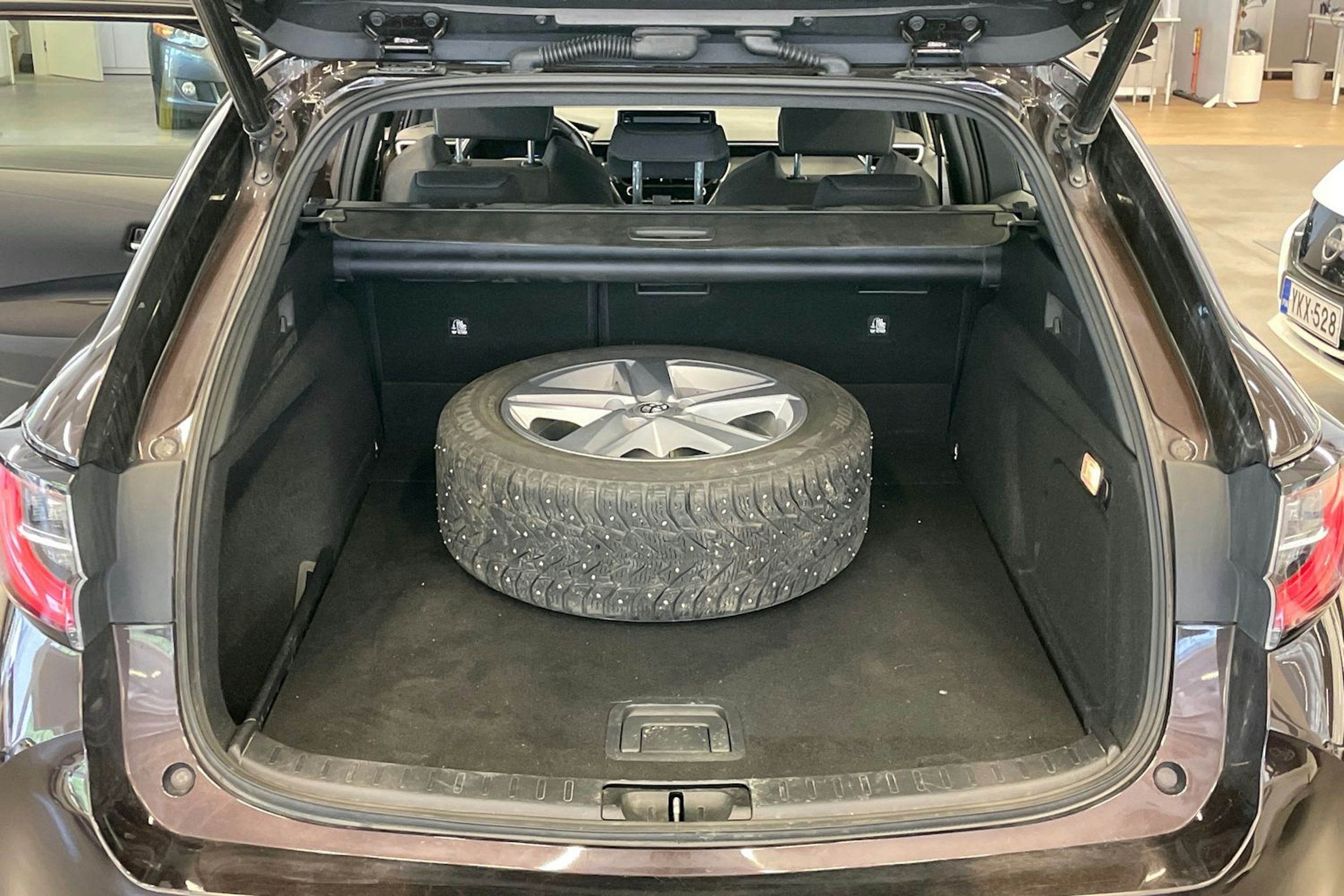 ruskea (beige) Toyota Corolla 2022 kuva 12.