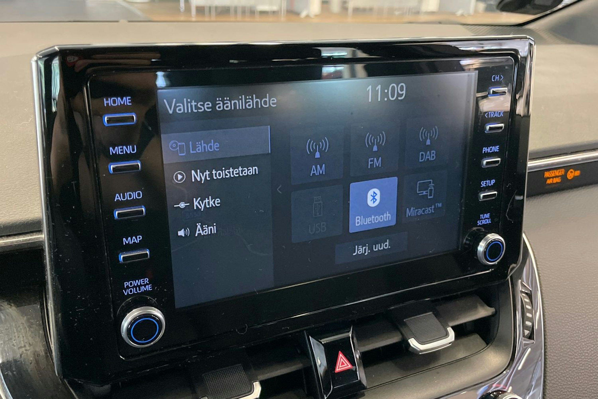 ruskea (beige) Toyota Corolla 2022 kuva 16.