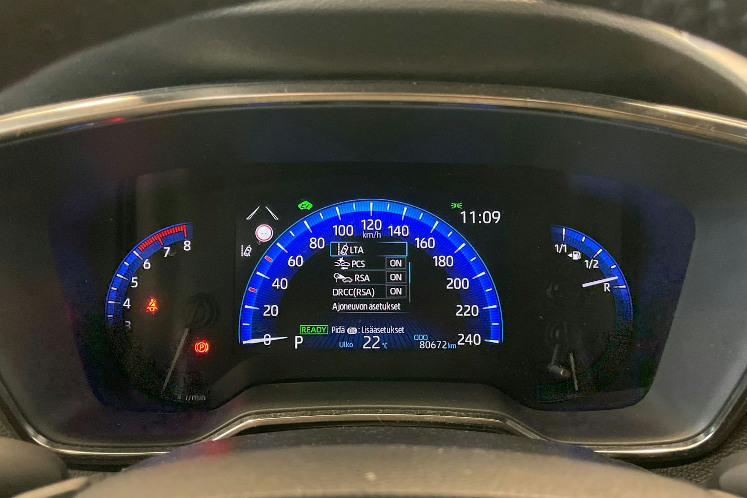 ruskea (beige) Toyota Corolla 2022 kuva 17.