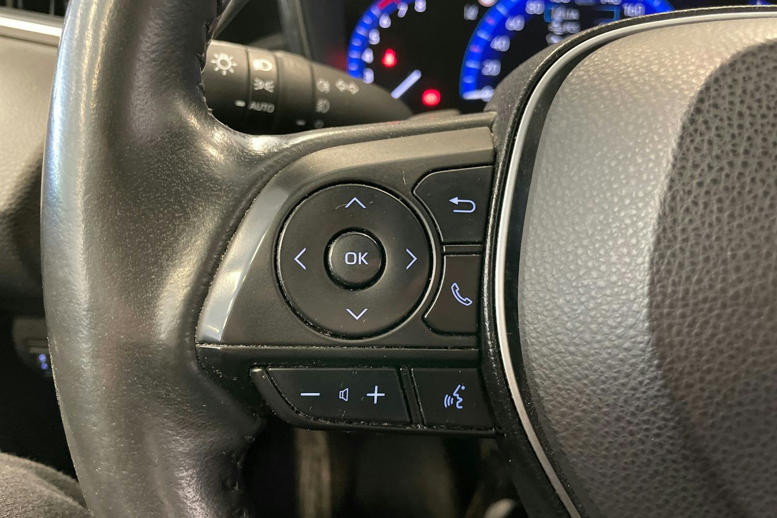 ruskea (beige) Toyota Corolla 2022 kuva 21.