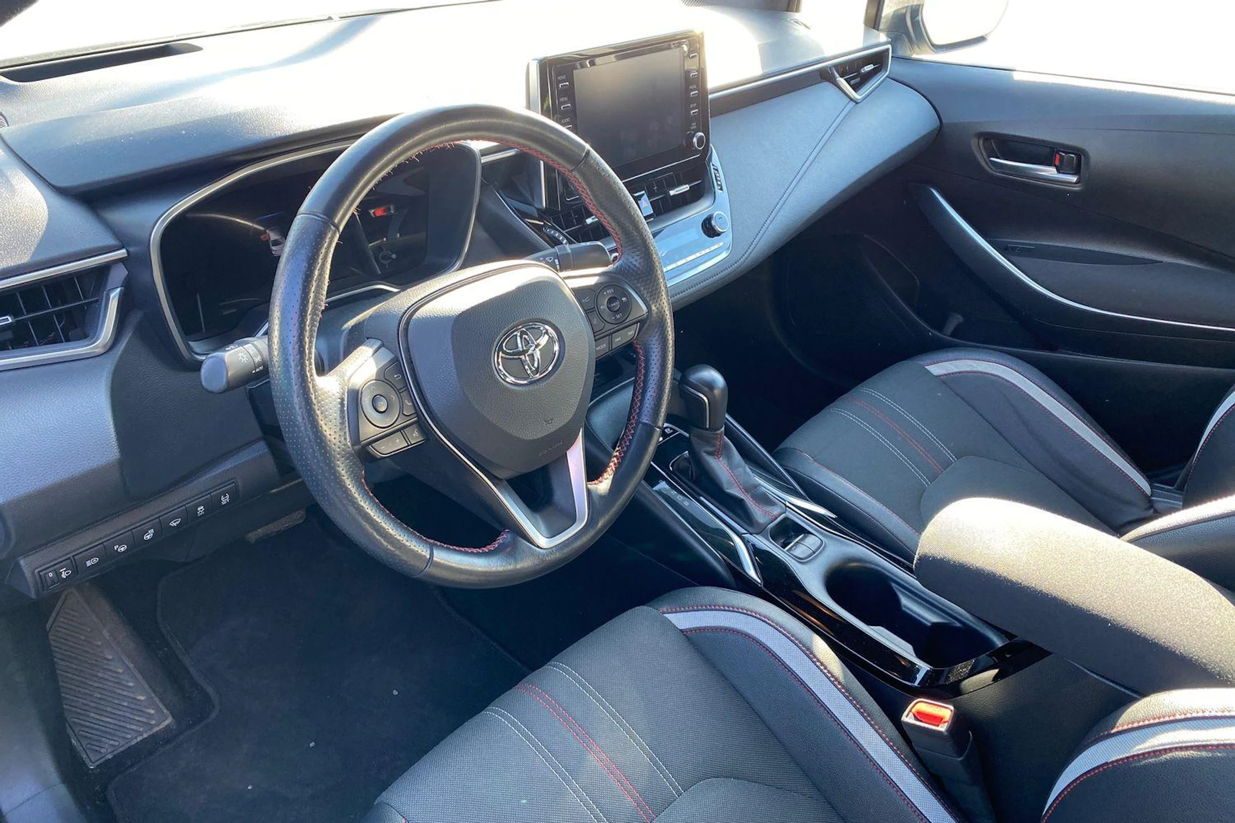 Harmaa Toyota Corolla 2022 kuva 3.