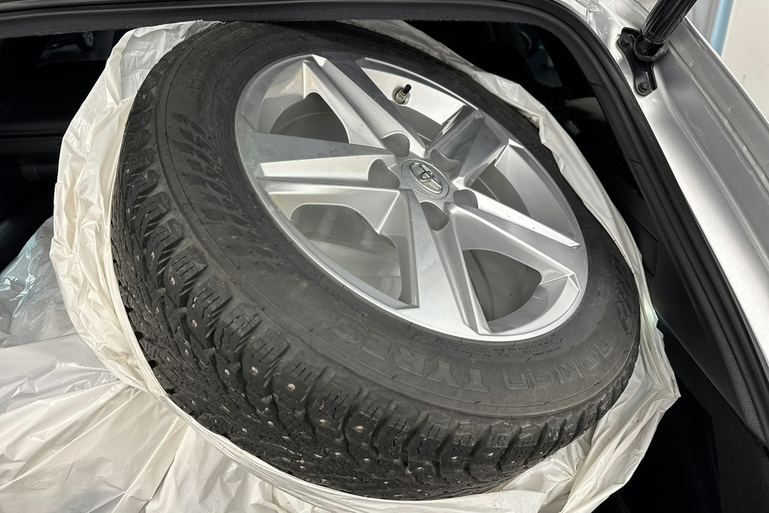 hopea Toyota Corolla 2022 kuva 20.