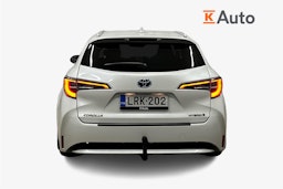 valkoinen Toyota Corolla 2022 kuva 3.