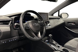 valkoinen Toyota Corolla 2022 kuva 7.