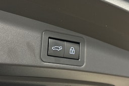 valkoinen Toyota Corolla 2022 kuva 16.