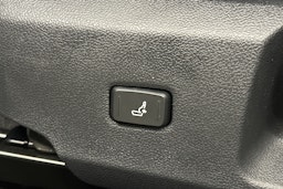 valkoinen Toyota Corolla 2022 kuva 18.