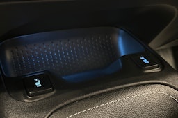 valkoinen Toyota Corolla 2022 kuva 24.