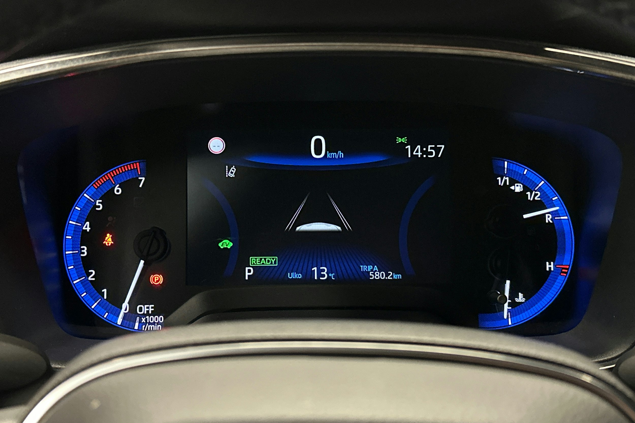 valkoinen Toyota Corolla 2022 kuva 26.