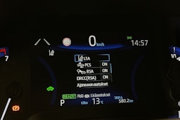 valkoinen Toyota Corolla 2022 kuva 27.