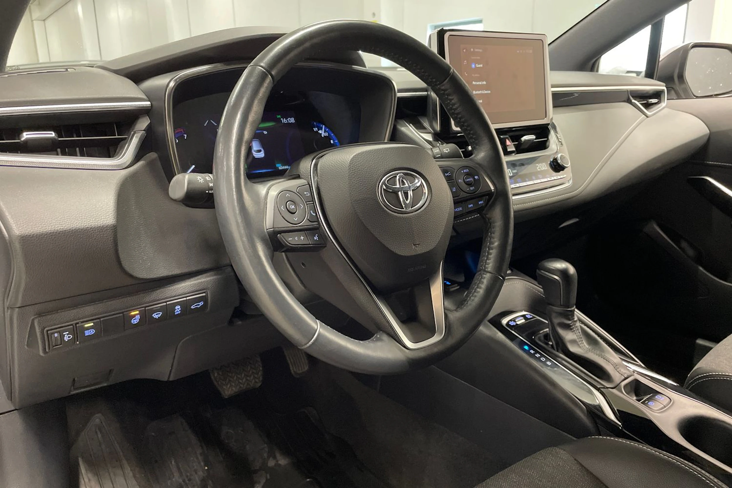 hopea Toyota Corolla 2022 kuva 25.