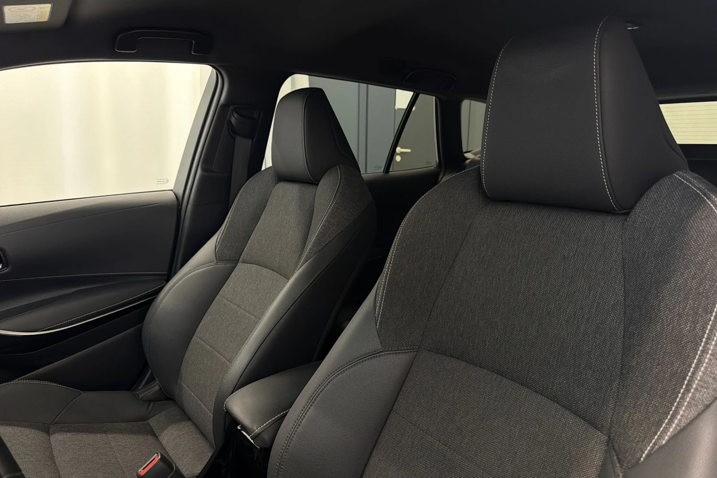 sininen Toyota Corolla 2022 kuva 28.