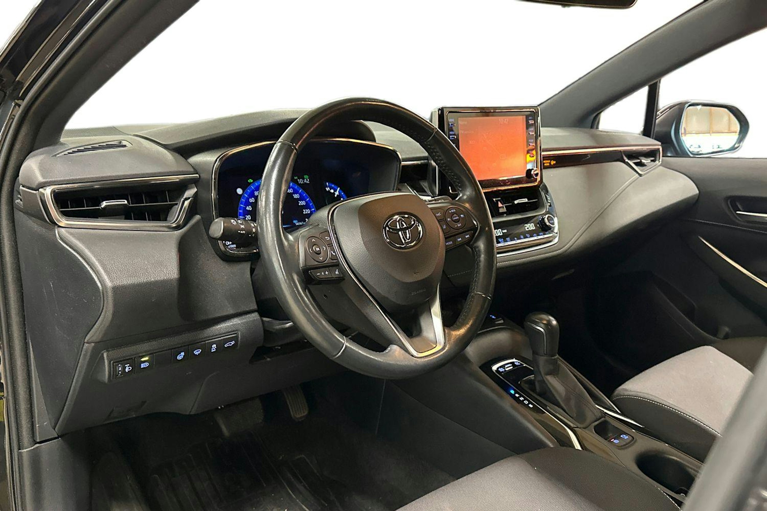 musta Toyota Corolla 2022 kuva 3.