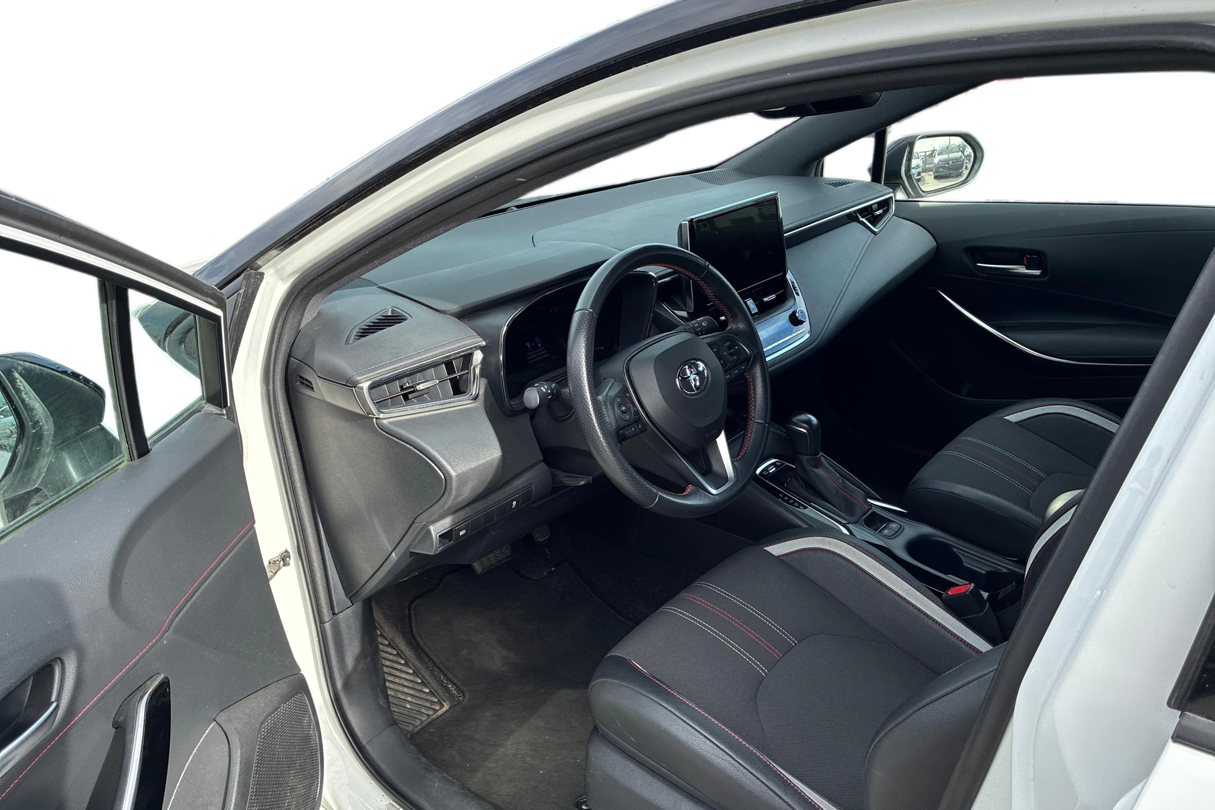 valkoinen Toyota Corolla 2022 kuva 3.