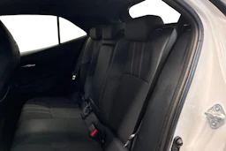 valkoinen Toyota Corolla 2022 kuva 8.
