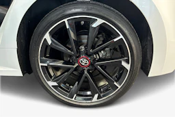valkoinen Toyota Corolla 2022 kuva 9.