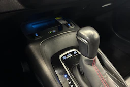 valkoinen Toyota Corolla 2022 kuva 20.