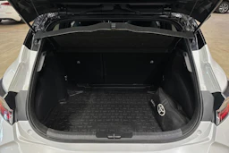valkoinen Toyota Corolla 2022 kuva 23.