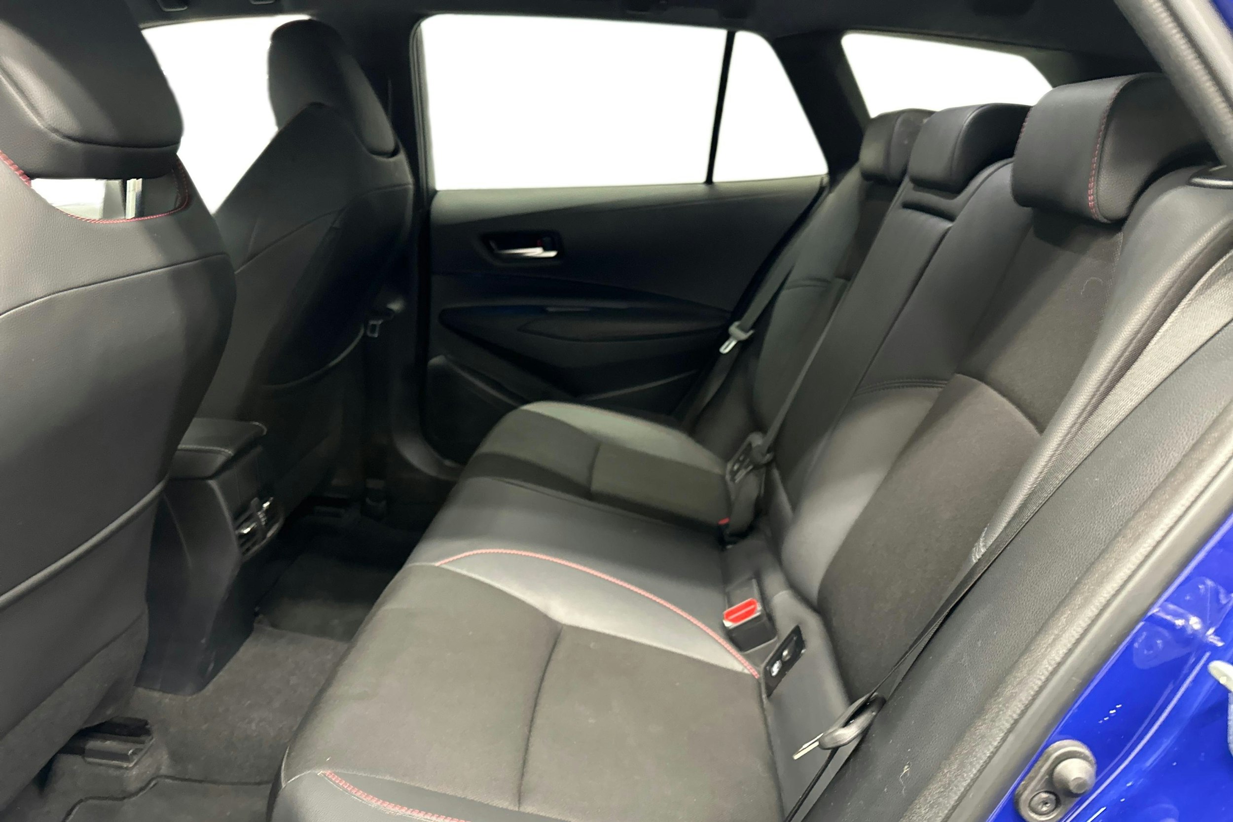 sininen Toyota Corolla 2023 kuva 10.