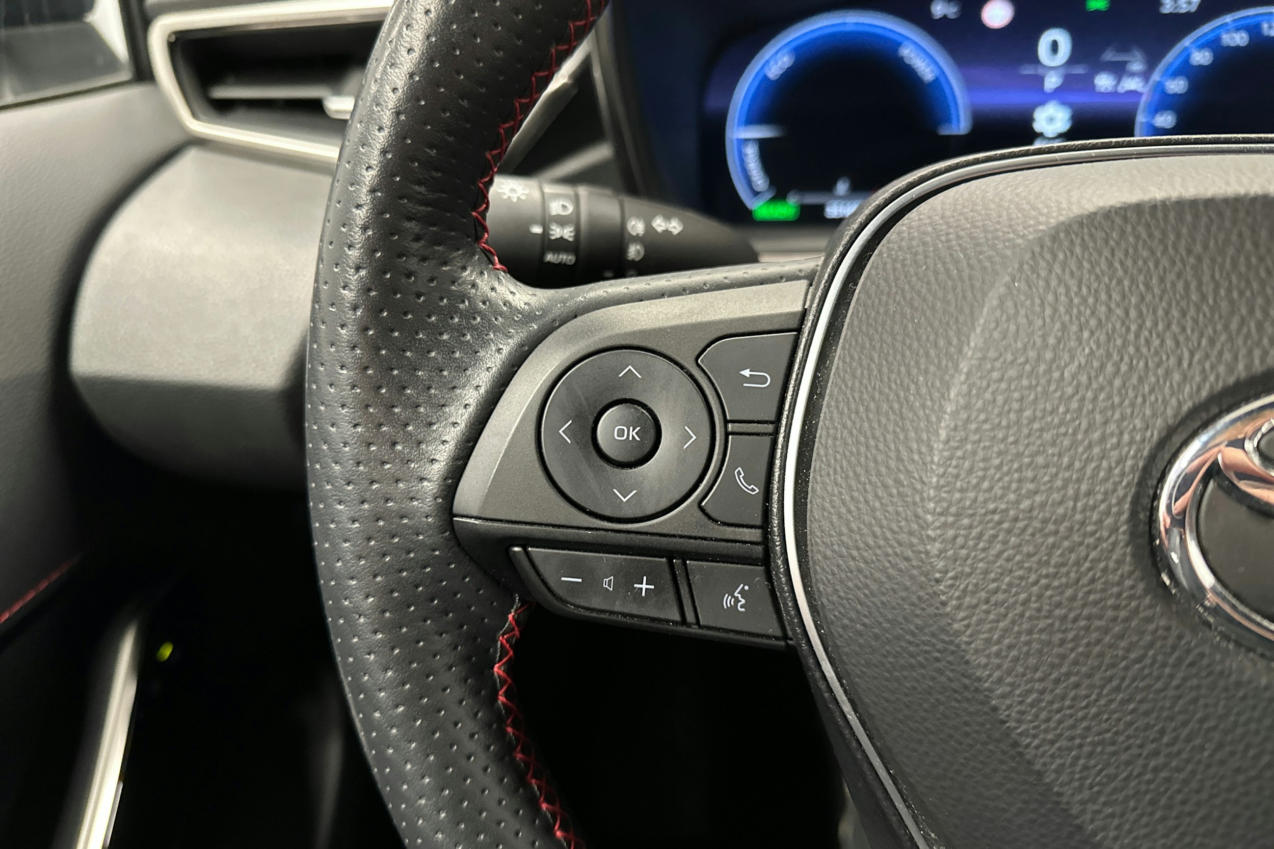 sininen Toyota Corolla 2023 kuva 15.