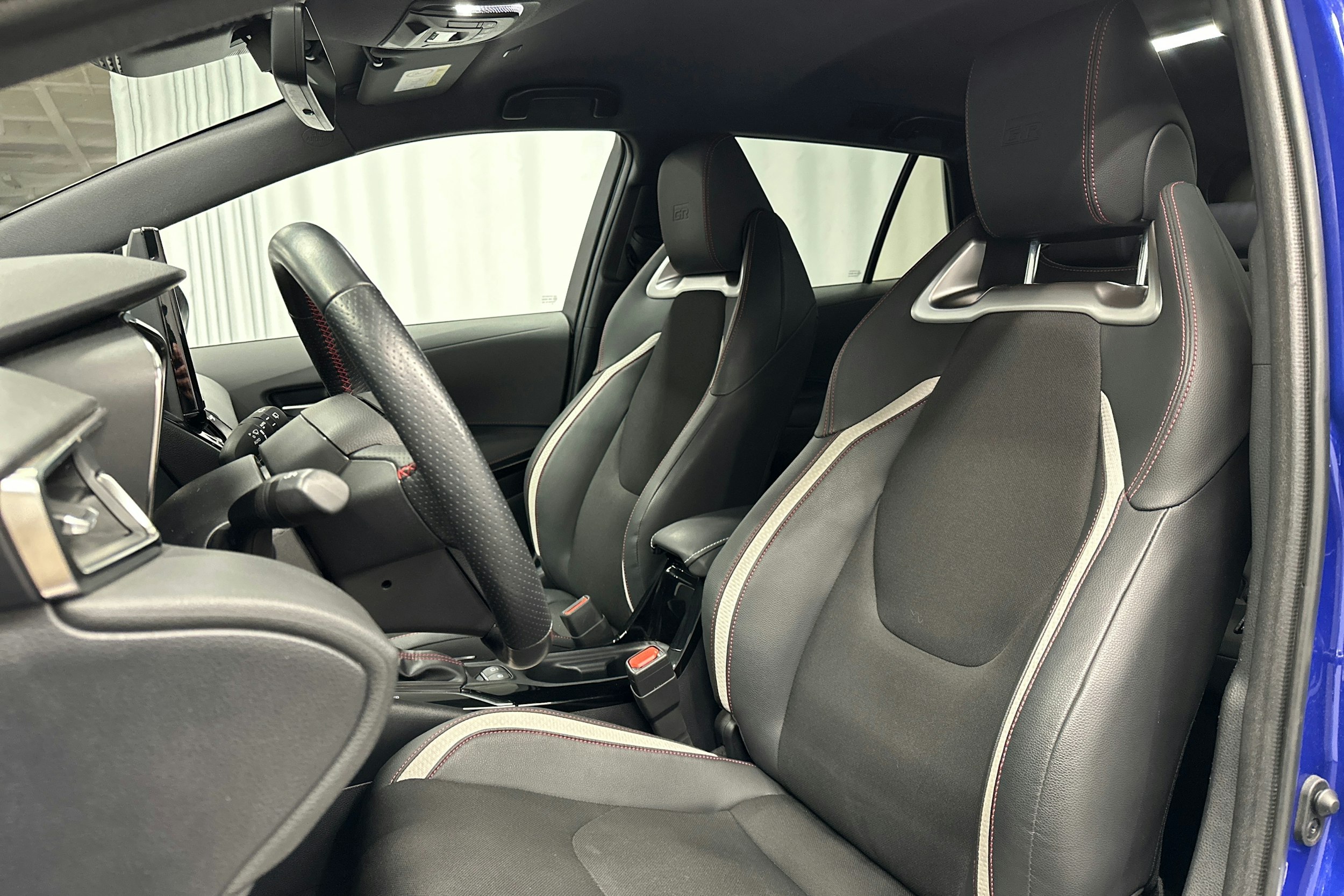 sininen Toyota Corolla 2023 kuva 25.