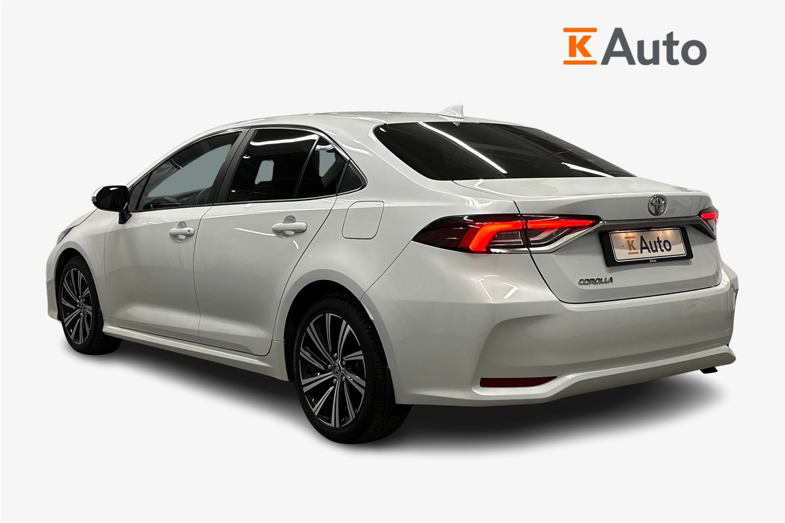 valkoinen Toyota Corolla 2023 kuva 3.