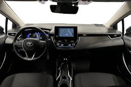 valkoinen Toyota Corolla 2023 kuva 9.