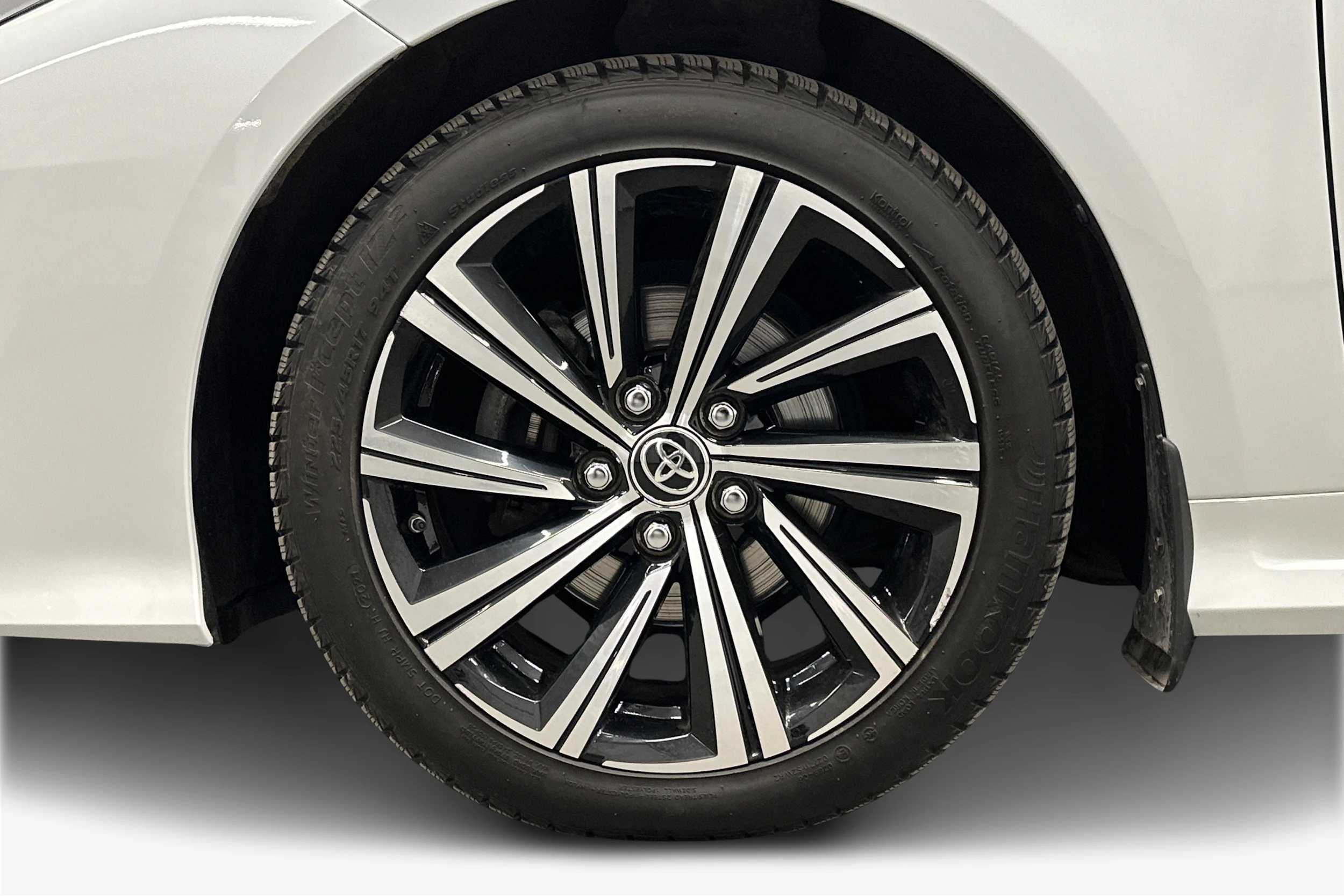 valkoinen Toyota Corolla 2023 kuva 12.