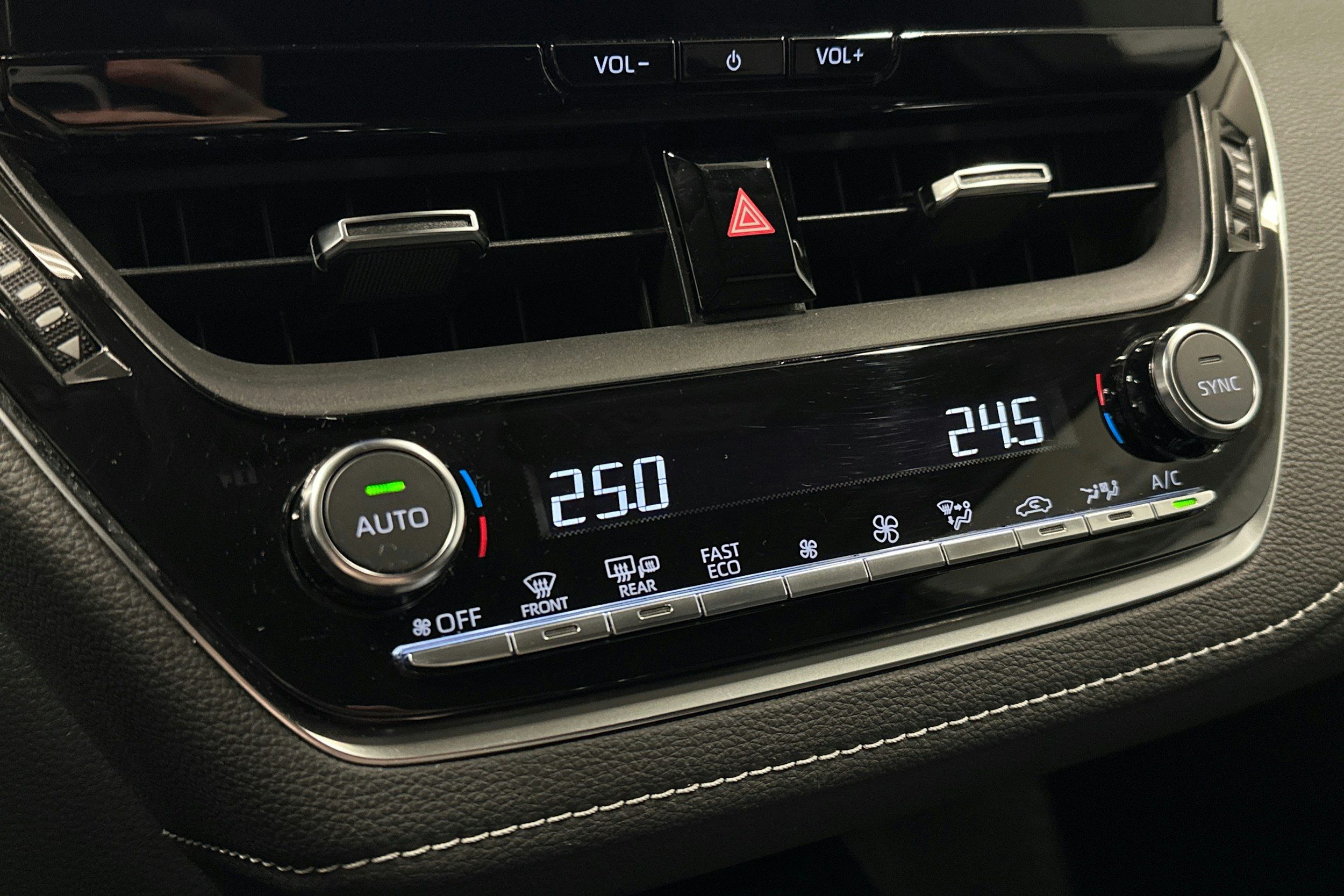 sininen Toyota Corolla 2023 kuva 26.