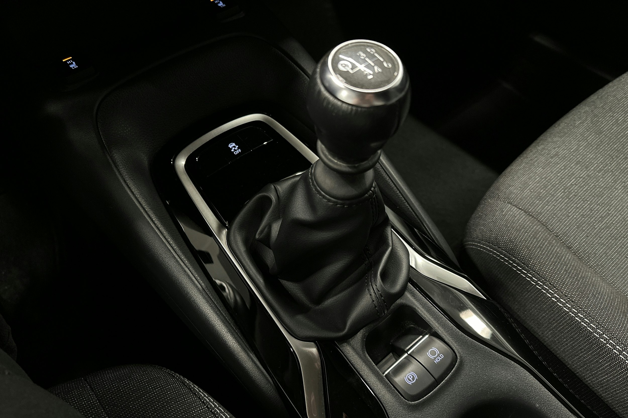 sininen Toyota Corolla 2023 kuva 28.