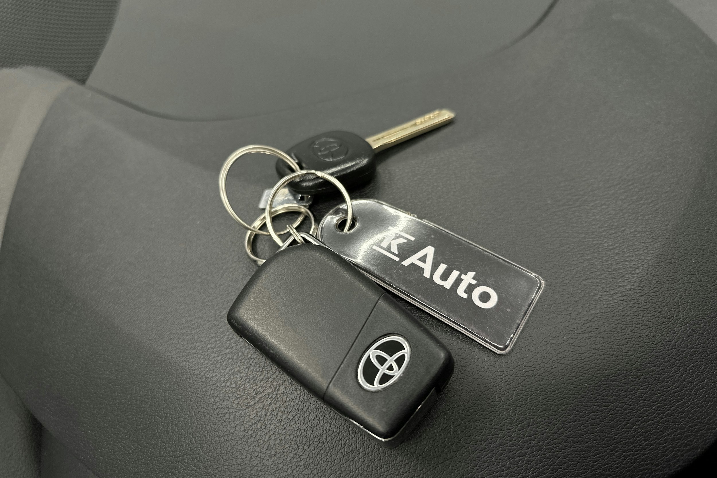 sininen Toyota Corolla 2023 kuva 29.