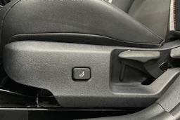 hopea Toyota Corolla 2023 kuva 17.