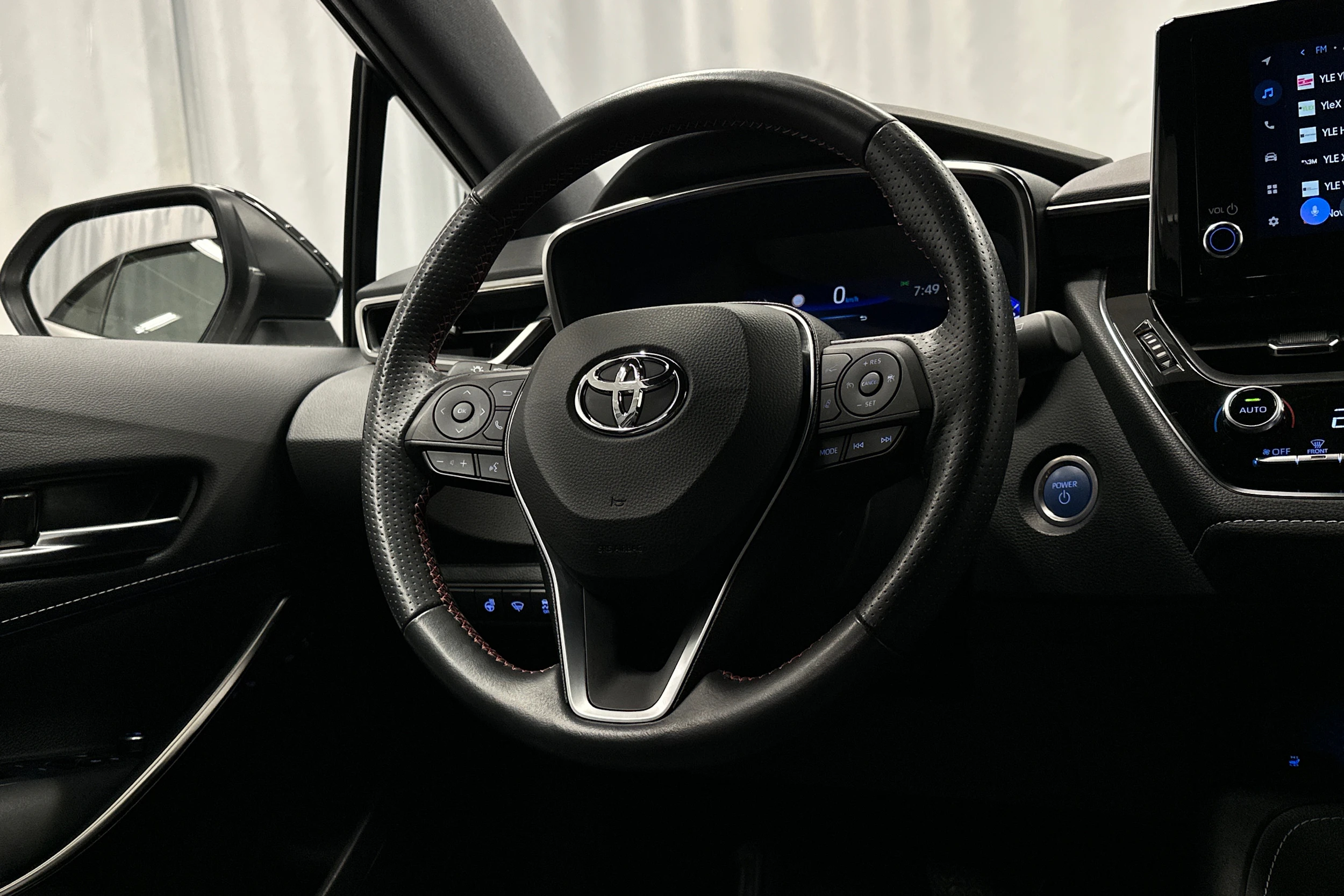 hopea Toyota Corolla 2023 kuva 18.