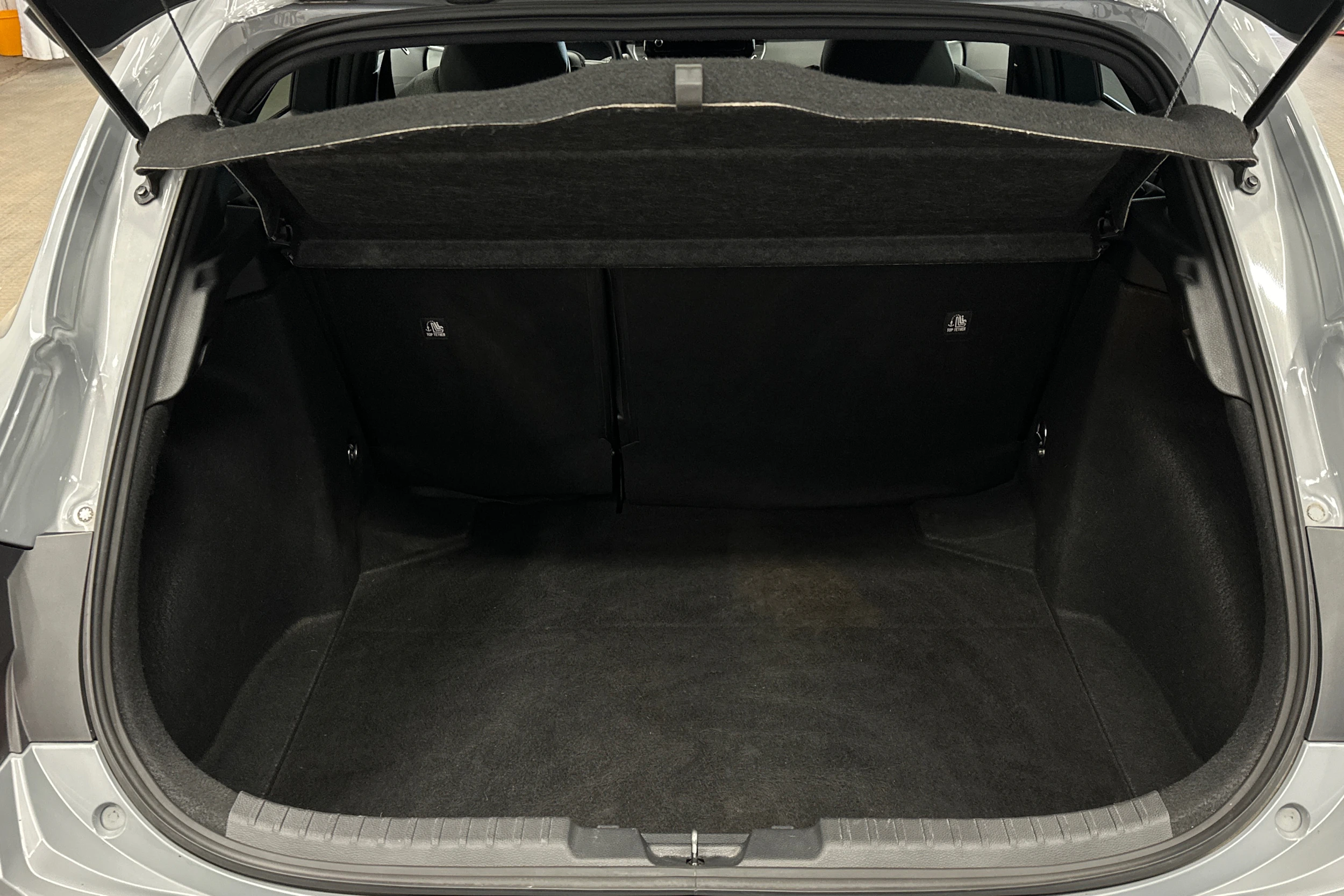 hopea Toyota Corolla 2023 kuva 11.