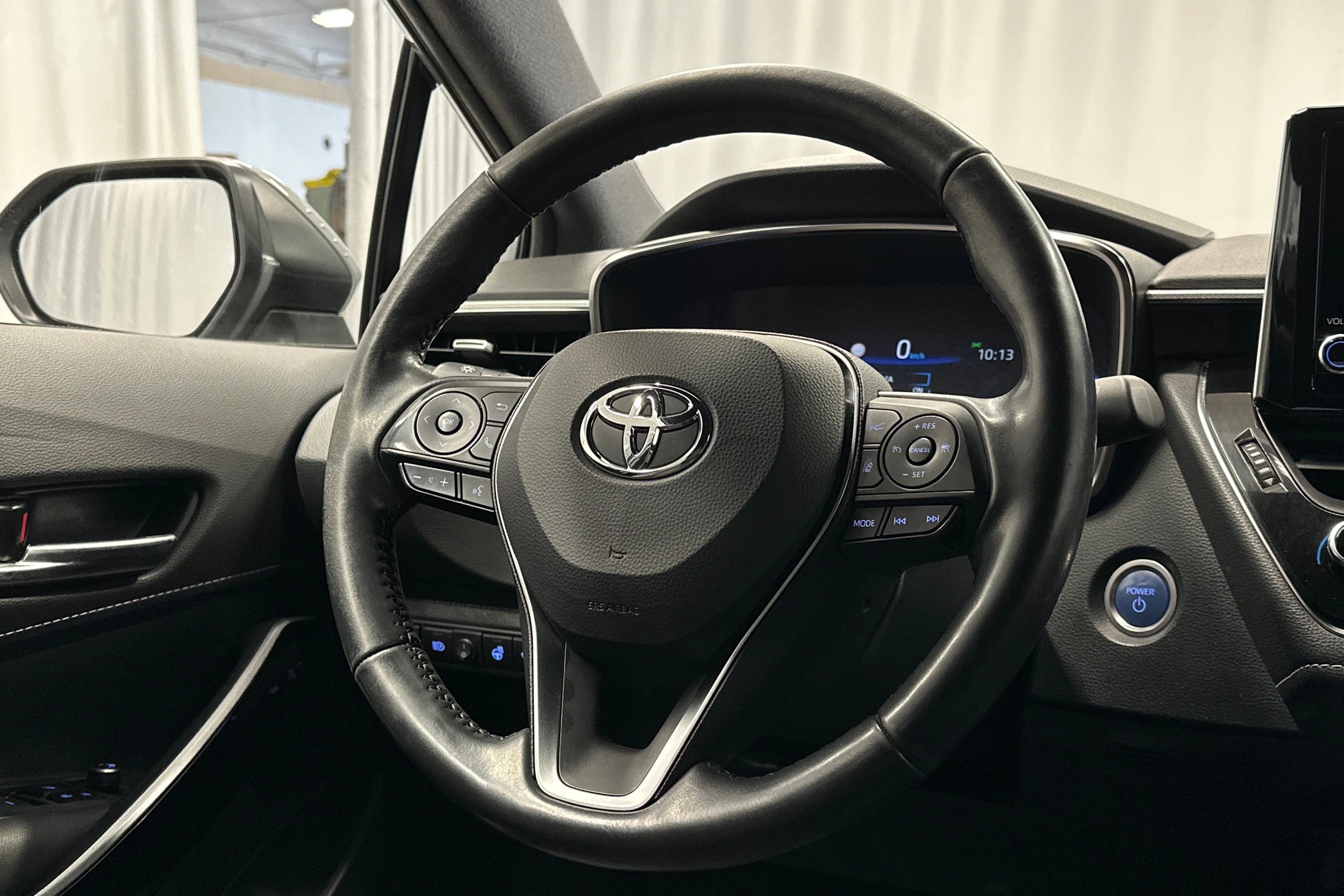 hopea Toyota Corolla 2023 kuva 13.