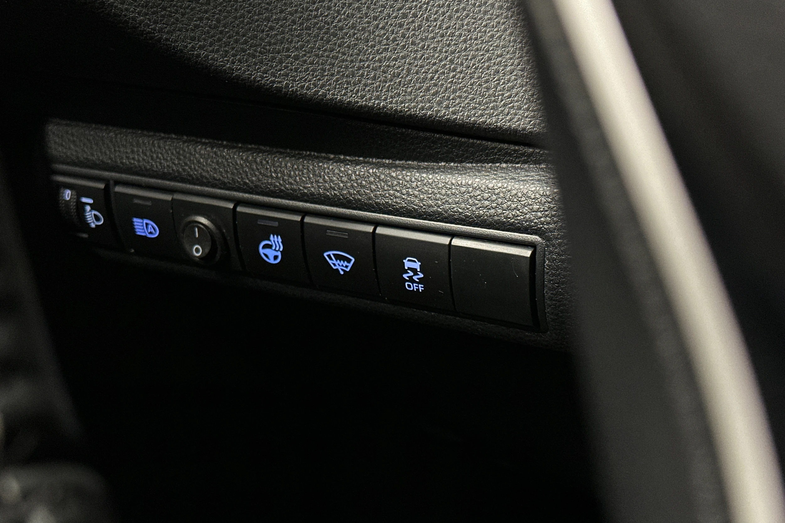 hopea Toyota Corolla 2023 kuva 16.