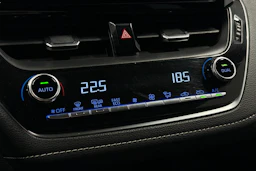 hopea Toyota Corolla 2023 kuva 20.