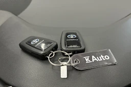 hopea Toyota Corolla 2023 kuva 22.