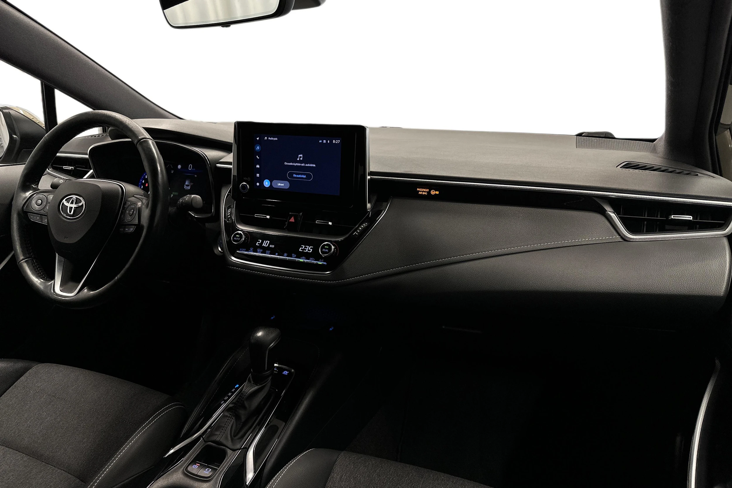 ruskea Toyota Corolla 2023 kuva 9.