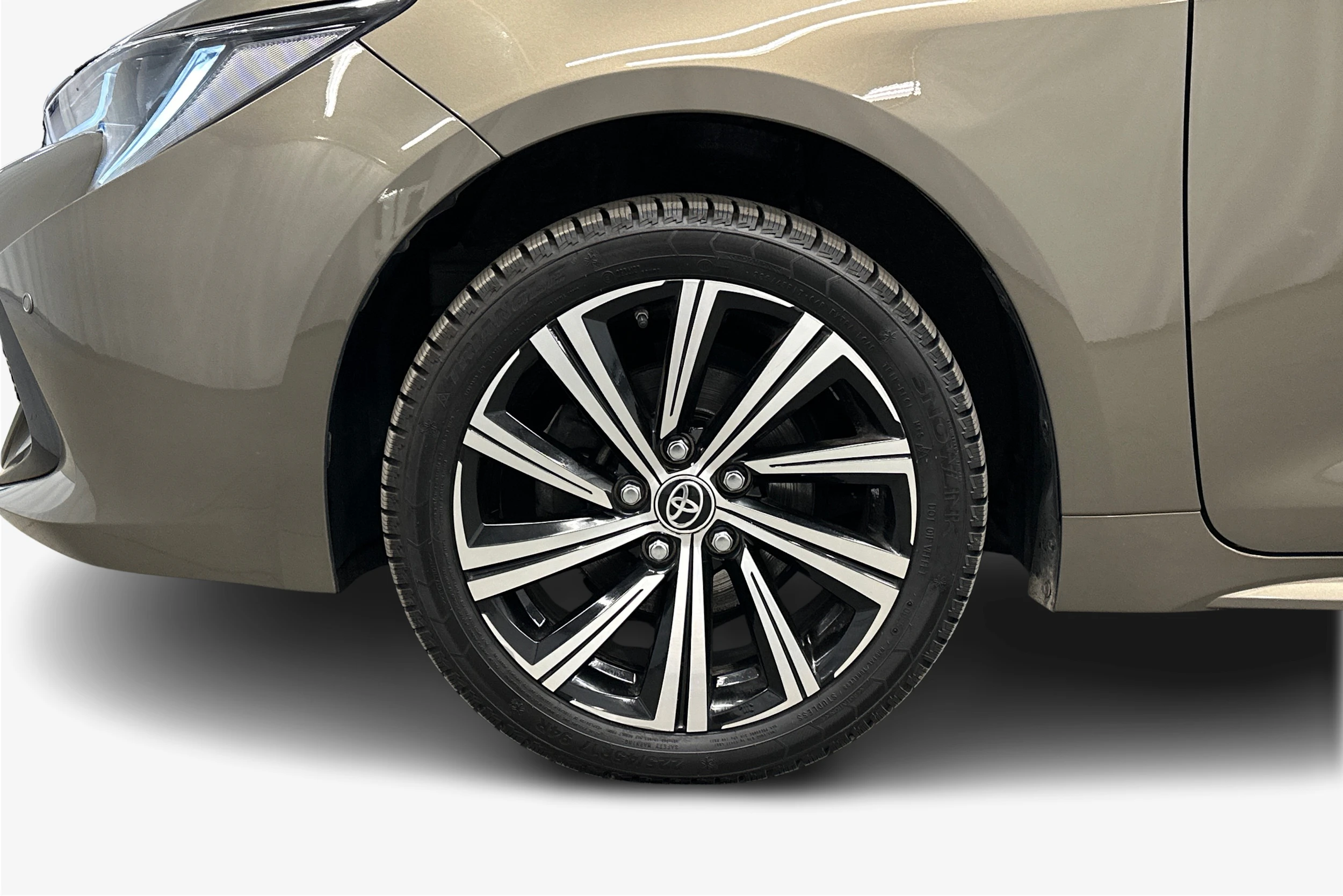 ruskea Toyota Corolla 2023 kuva 12.