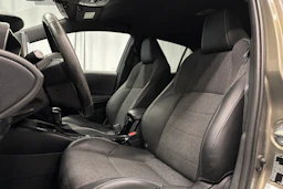 ruskea Toyota Corolla 2023 kuva 16.